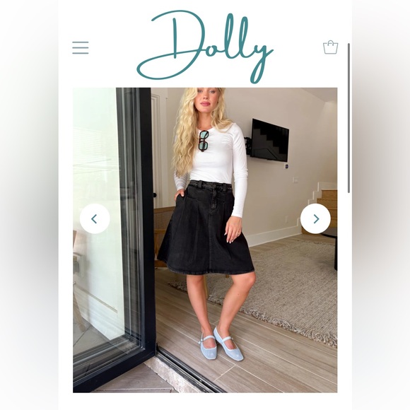Dresses & Skirts - Pleated denim skirt